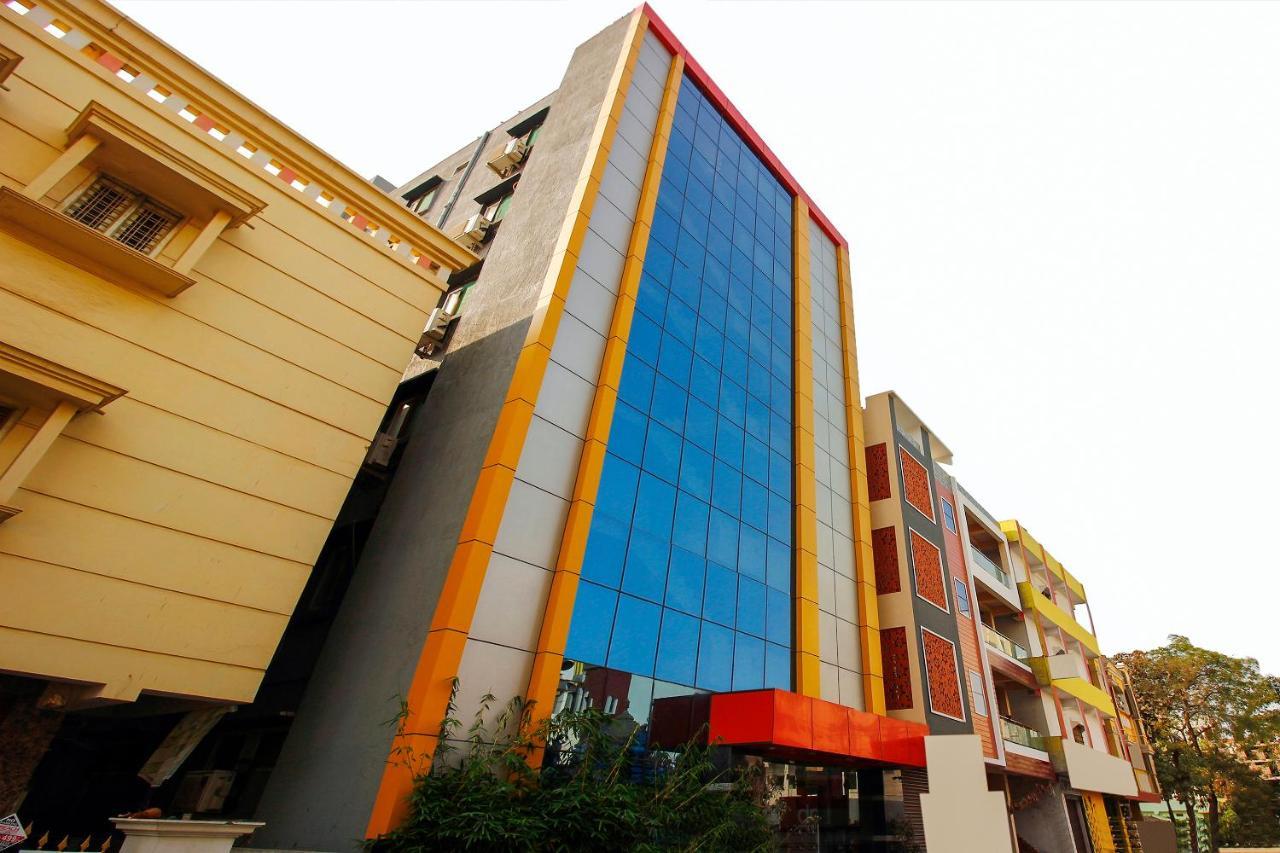 Oyo 29131 Hotel Mn Grand Shamshabad Exterior foto