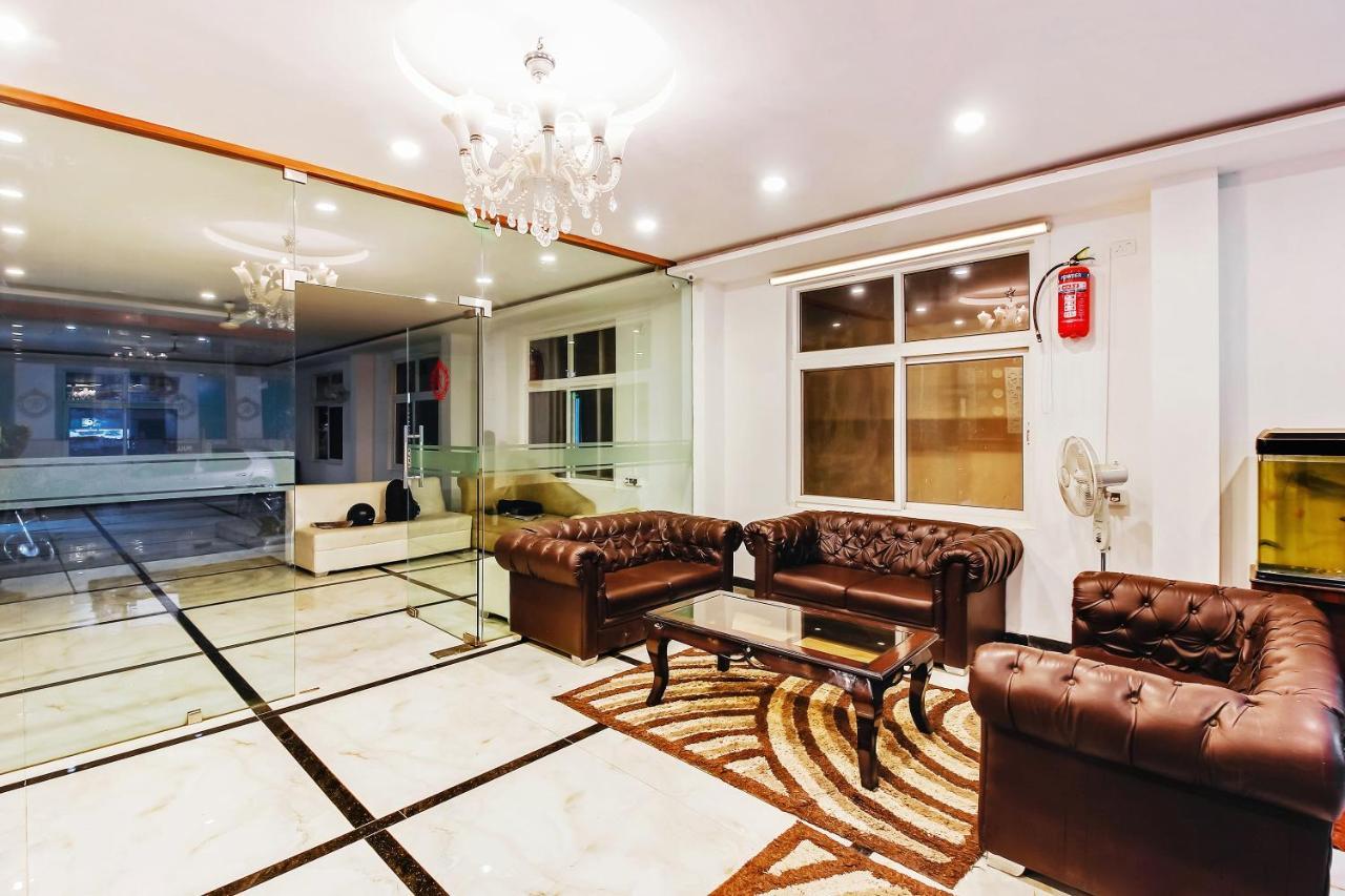 Oyo 29131 Hotel Mn Grand Shamshabad Exterior foto