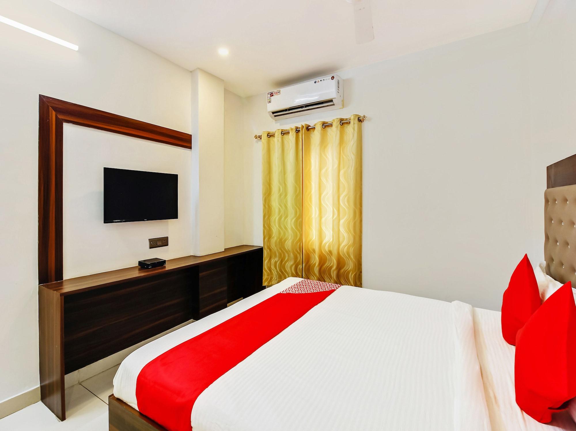 Oyo 29131 Hotel Mn Grand Shamshabad Exterior foto